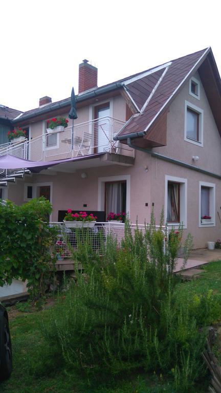 Bertalan Apartman Vonyarcvashegy Buitenkant foto