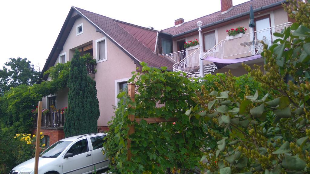 Bertalan Apartman Vonyarcvashegy Buitenkant foto