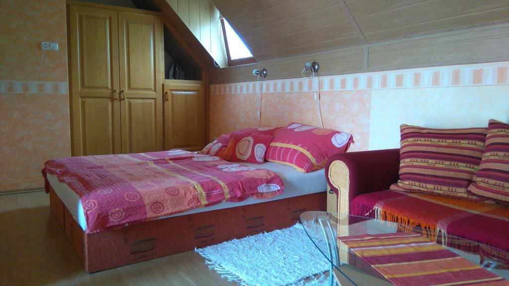 Bertalan Apartman Vonyarcvashegy Buitenkant foto